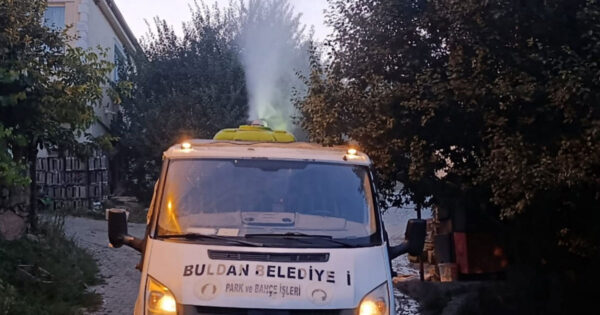 Buldan’da haşere mücadelesi