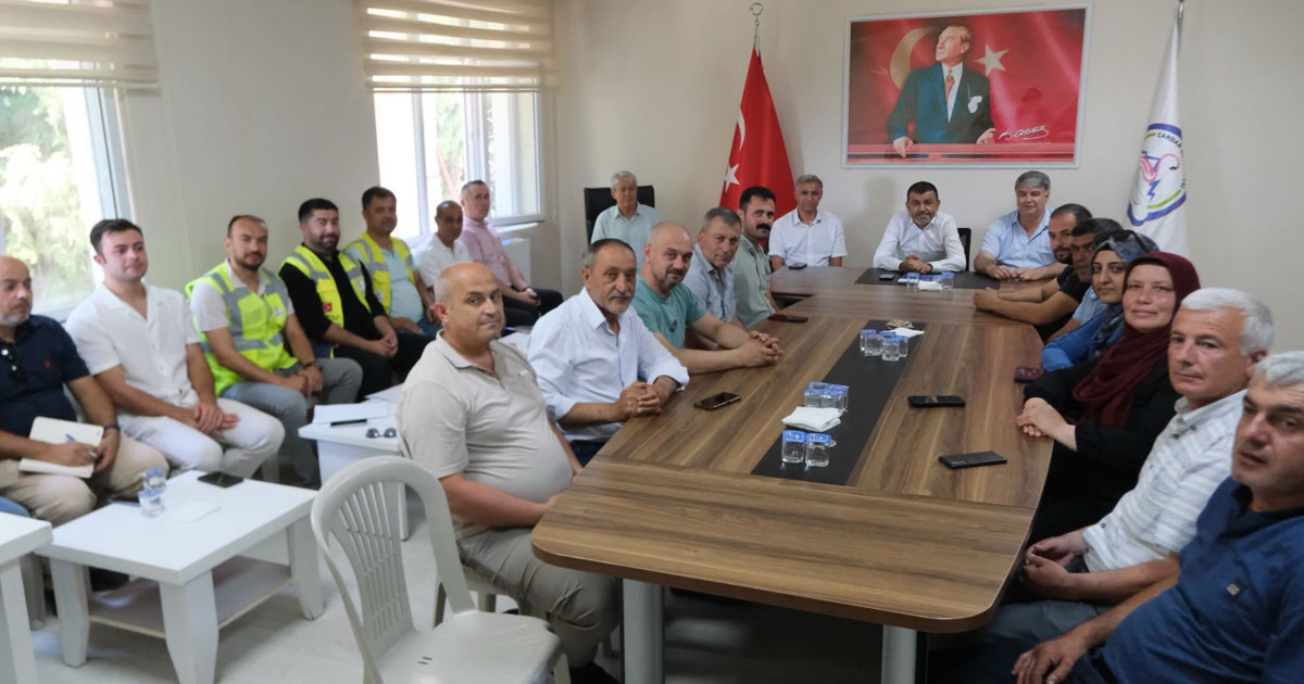 Çardak'ta muhtarlar, başkanlarla buluştu