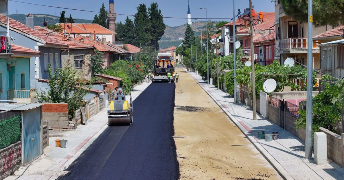 Çivril’de Gökhan Avcı Caddesi’nde çalışmalar sürüyor