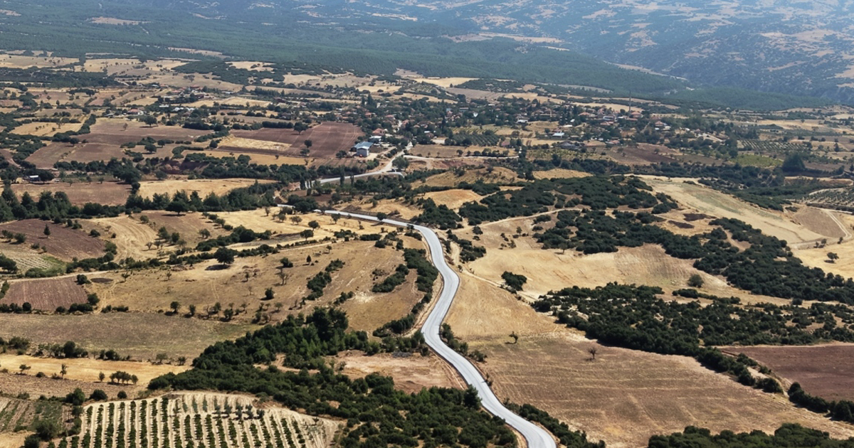 4 ilçeyi birbirine bağlayan yol hizmete açıldı