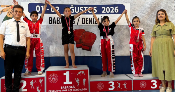 Babadağ’da kick boks heyecanı: 15 ilden 400 sporcu mücadele etti