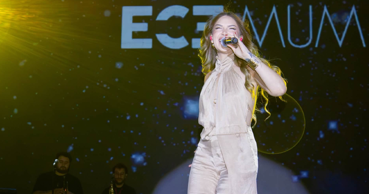 Bekillide festival coşkusu Ece Mumay konseriyle devam etti