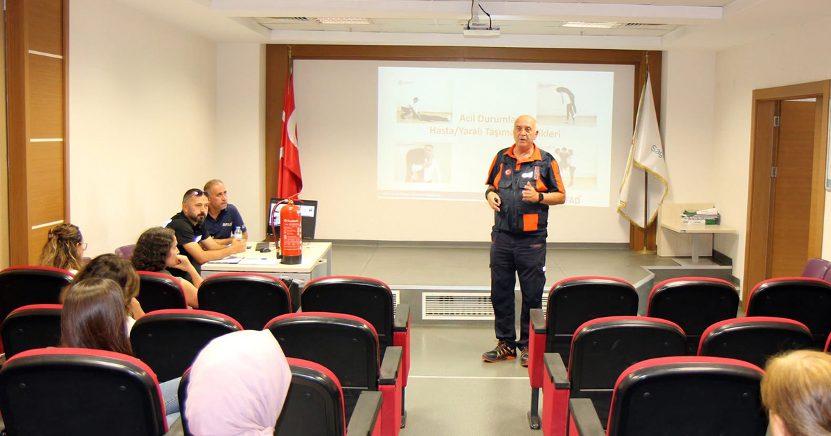 Denizli İl Sağlık Müdürlüğü personeline afet farkındalık eğitimi