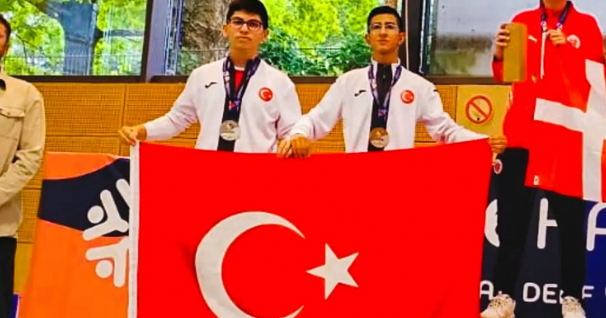 Denizlili milli badmintonculardan Avrupa’da gümüş madalya