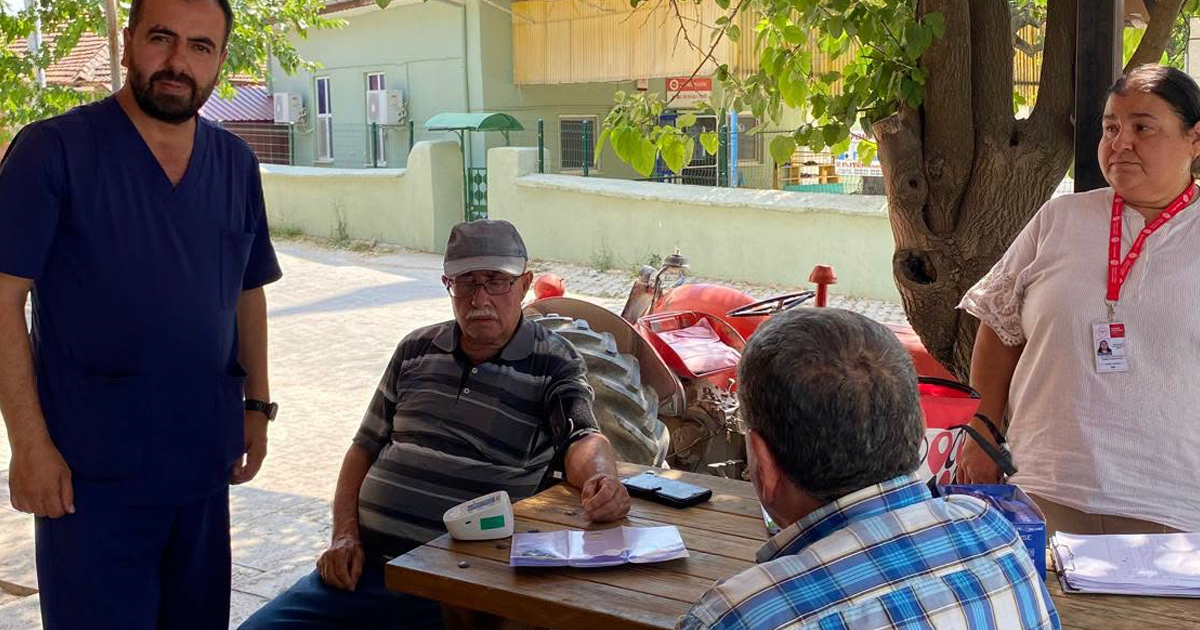 Çal’da vatandaşlara sağlık taraması ve bilgilendirme