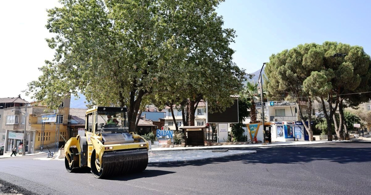 25 kilometreyi aşan altyapı ağı, 5 bin tona yakın asfalt