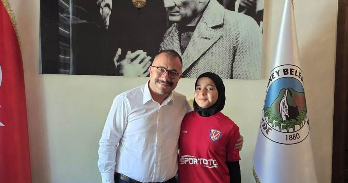 Milli oyuncudan başkan ziyareti