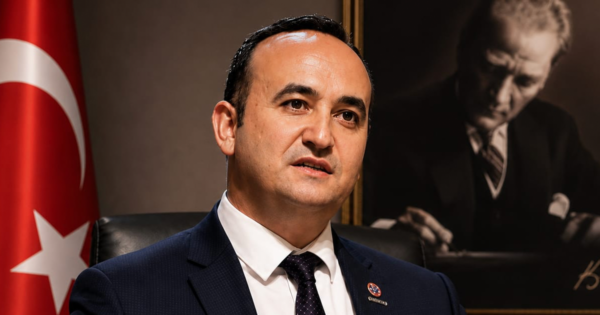 Eğitim-İş’ten Turgutlu’daki okul önündeki silahlı saldırıya tepki: Daha kaç can kaybetmemiz gerekiyor?