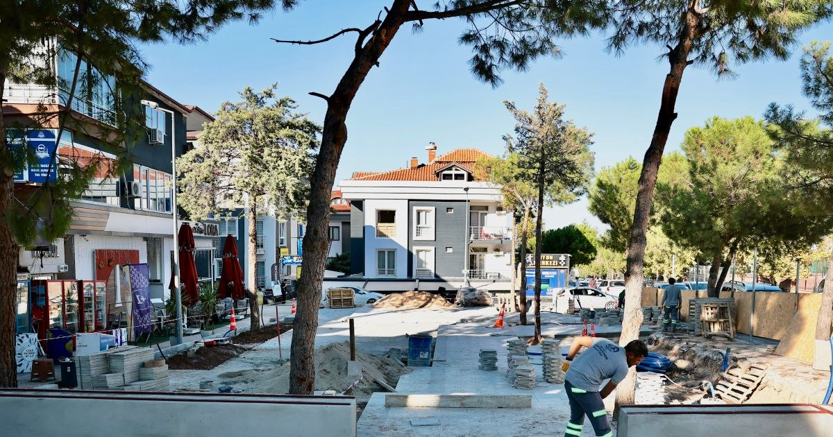Kınıklı Sosyal Tesisi yükseliyor, gençler için yeni sosyal alan gün sayıyor