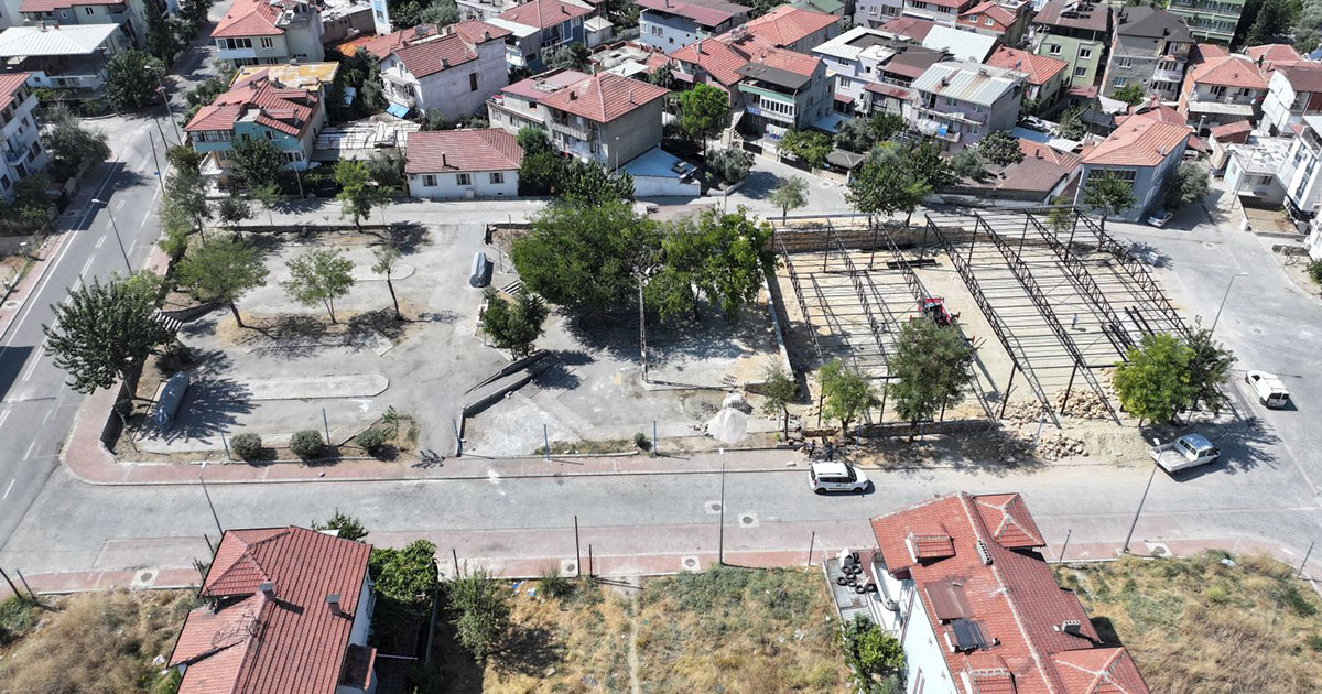 Aktepe’ye kapalı pazar yeri yapılıyor