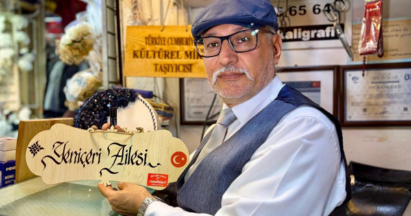 Yazmada güçlük çekiyordu, kaligrafi sanatında usta oldu 
