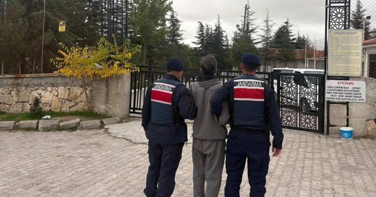 Jandarma aranan 42 kişiyi yakaladı 