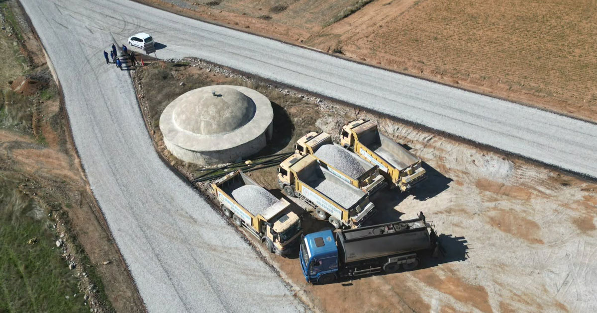 Tavas’ta iki mahallede yollar yenilendi